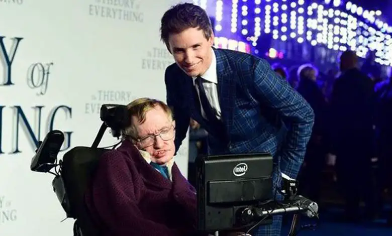 Eddie-Redmayne-and-Stephen-Hawking