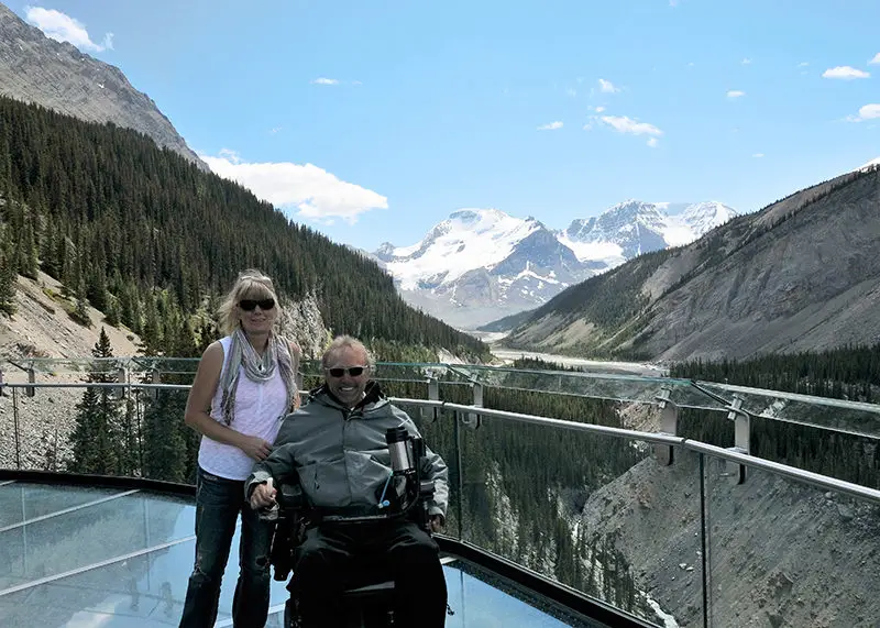 Jasper Skywalk - Kerry and his wife on the Skywalk