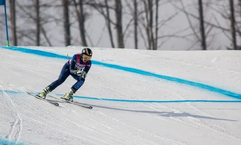 Alpine skier