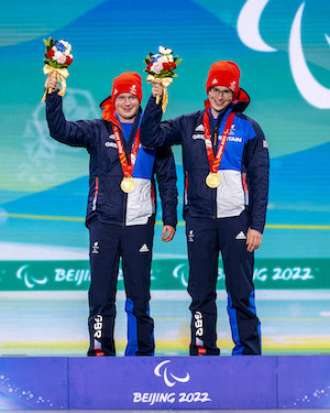 Simpson-brothers-gold-medal-Credit-ParalympicsGB.