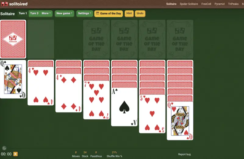 Solitaire Red card patience game showing screenshot of gamplay with cards laid out in columns on green baize